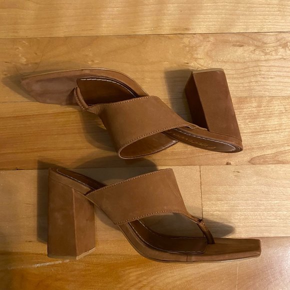 Intervalle Tan Heels - Picture 3 of 4